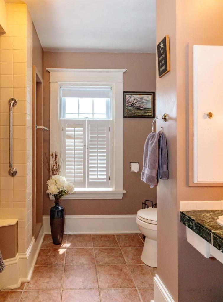 The Stella Rose B&B Wolfville Bilik gambar